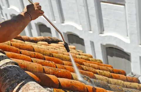 Nettoyage de toitures - La Courtine